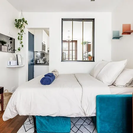 Guestready - Amelie & Eiffel, Art Of Living